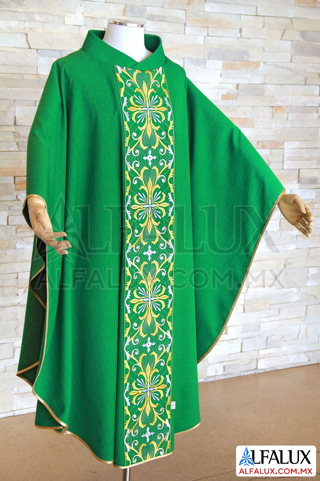 30 SAN MIGUEL Alfalux Casulla Central Verde 39 (1)